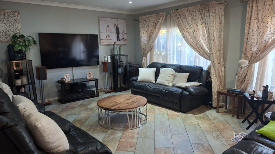 3 Bedroom Property for Sale in Oos Einde North West